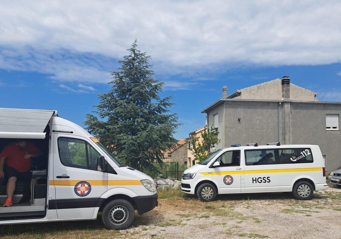 2221bafb f4e4 40b1 83f8 9c4f090eeb95