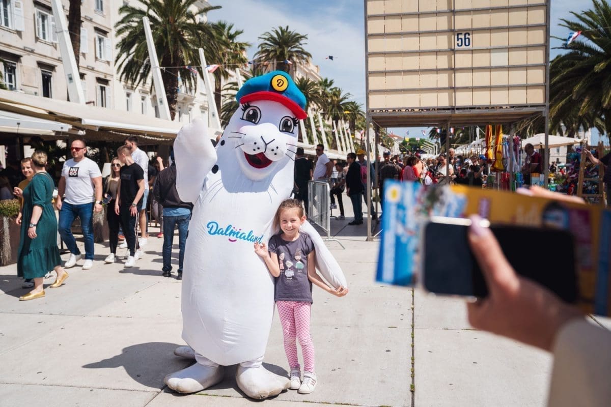 Medvjedica Funny stigla Splićanima u goste i donosi 15% popusta na najbolji provod u parku Dalmaland