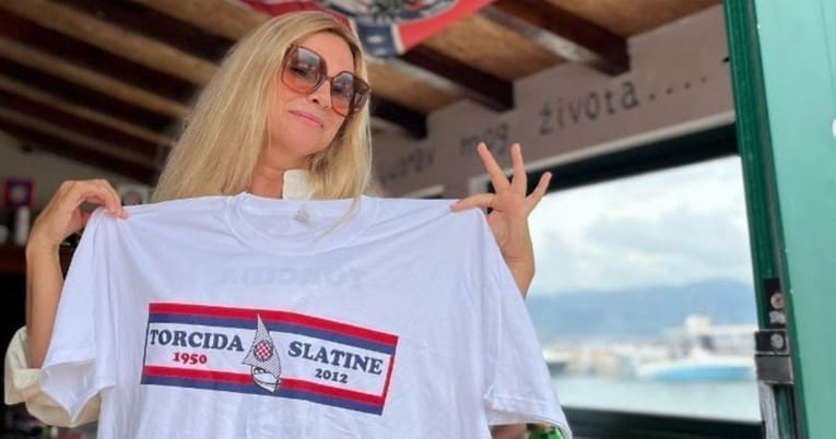 8e3c44b5 4d33 423e 94f4 1d9fbad9779b