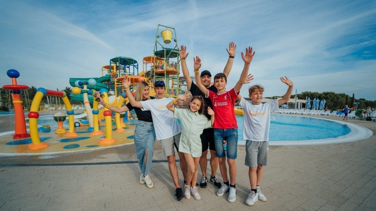 Pogledajte kako se obitelj poznatog splitskog pjevača snašla u potezanju konopa na Dalmatinskim igrama u zabavnom parku u Dalmalandu!