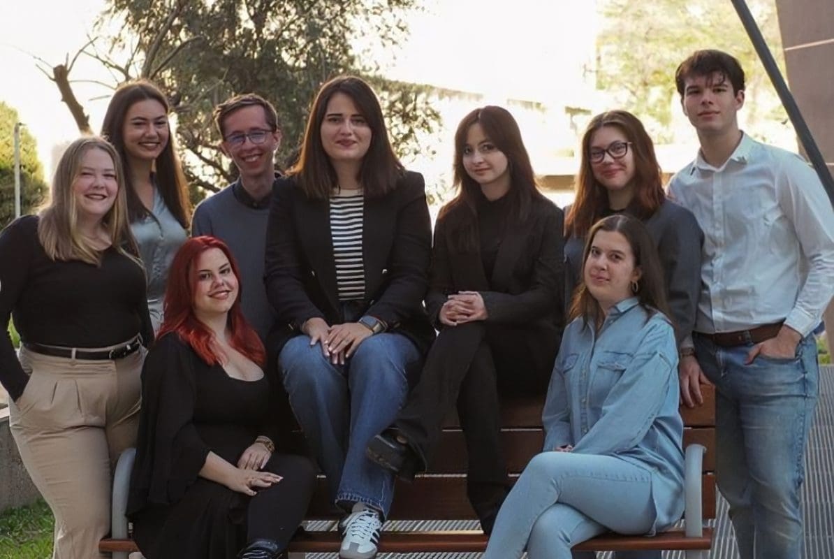 NE MORATE VIŠE GOOGLATI SIMPTOME, OVDJE JE SVE ŠTO VAS ZANIMA Studenti splitske medicine pokrenuli dosad neviđeni projekt: "Što god radiš, ako daješ sebe i puno ljubavi, mora uspjeti"