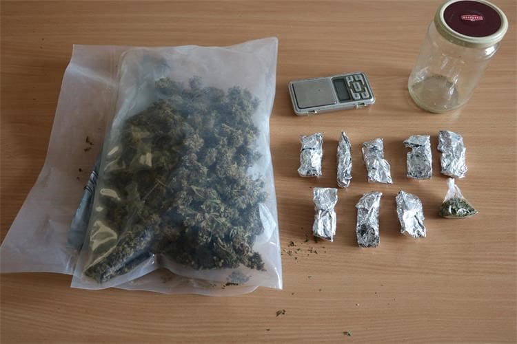 Pretragom obiteljske kuće u Dalmaciji pronađena marihuana i kokain