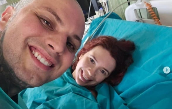 Poznati splitski chef postao tata, objavio sliku sa suprugom i kćerkicom iz rodilišta