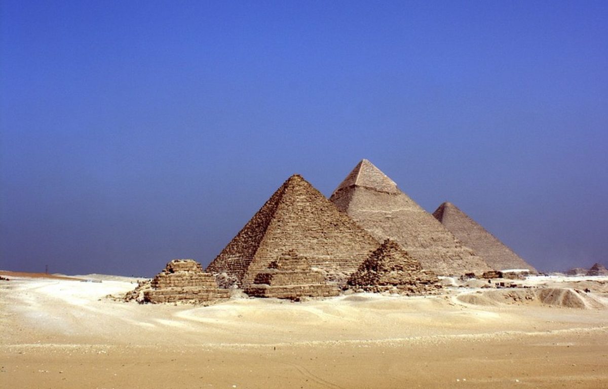 piramide egipat naslovna