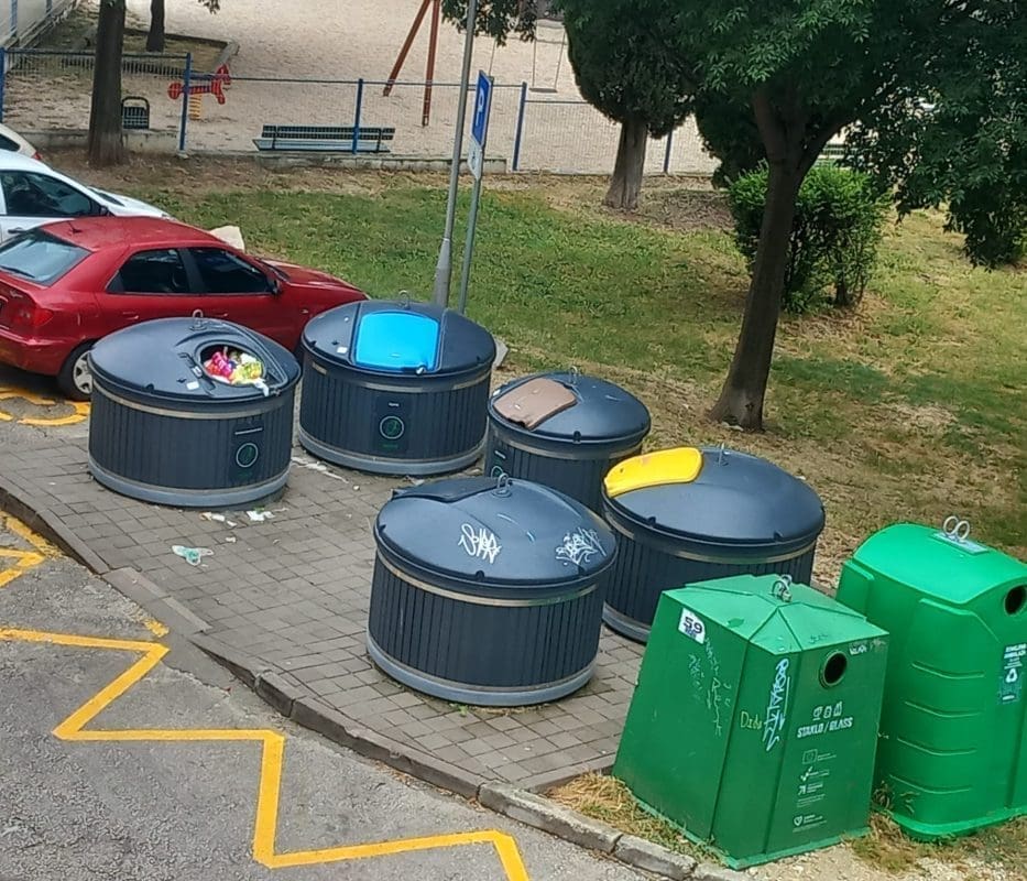 Građani Plokita traži žurno uklanjanje spremnika za biootpad