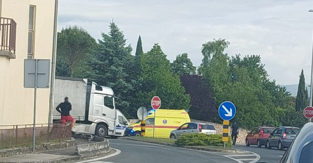 prometna sinj migranti