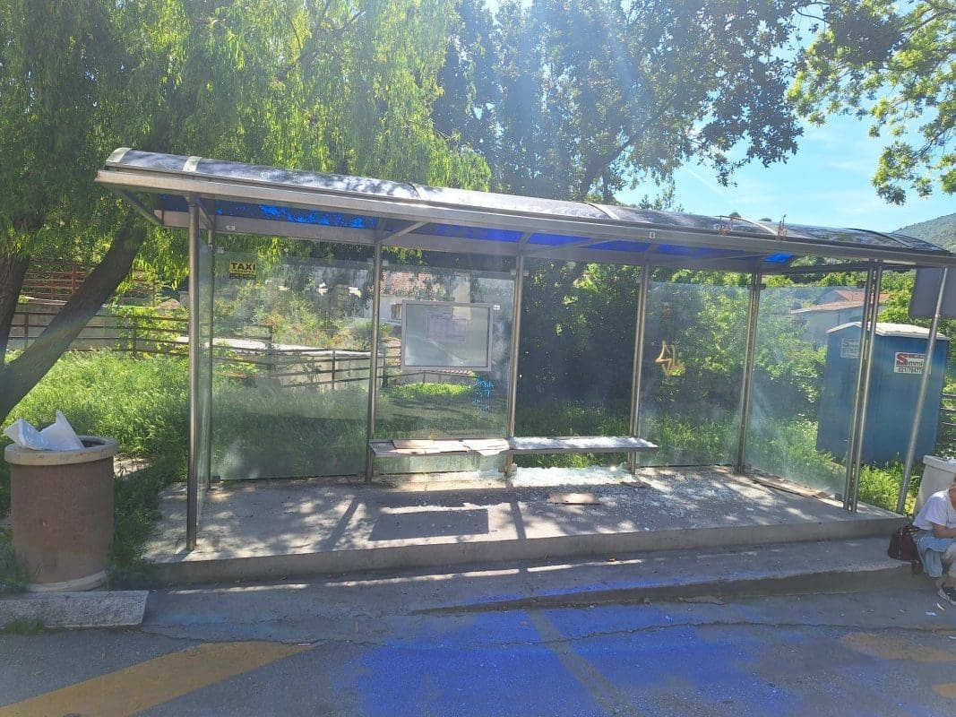 razbijena autobusna stanica3