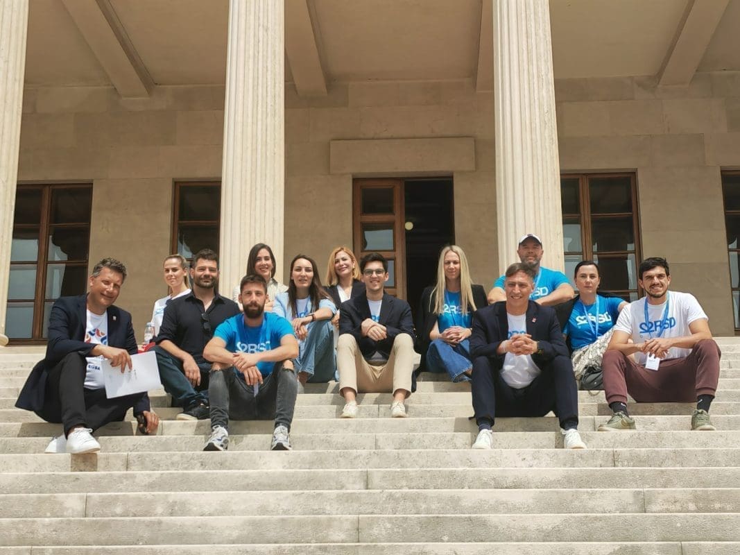 TRADICIONALNA VESLAČKA REGATA SV. DUJE ODRŽAVA SE OVAJ VIKEND Sportski spektakl okuplja ponajbolje sveučilišne osmerce iz cijele Europe