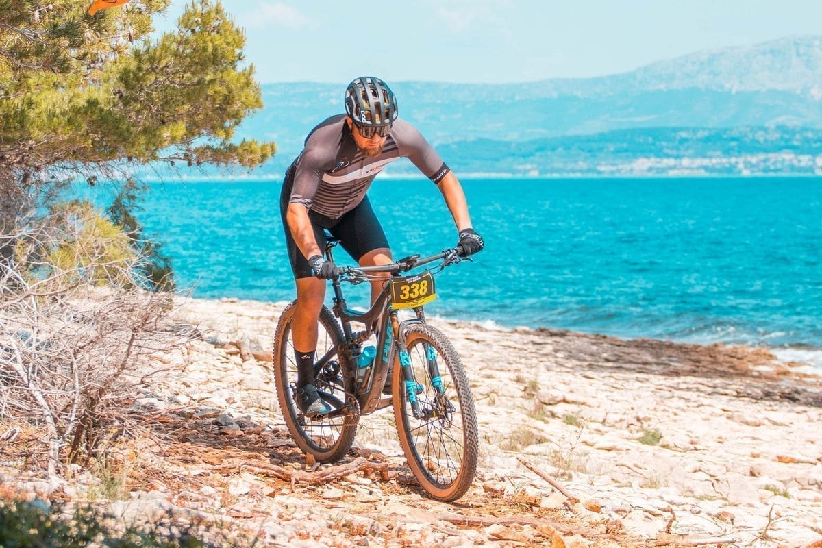 PRIJAVI SE NA NAJVEĆU DALMATINSKU AVANTURU NA DVA KOTAČA Uvati vitar bike maraton 2024. - Sutivan, otok Brač