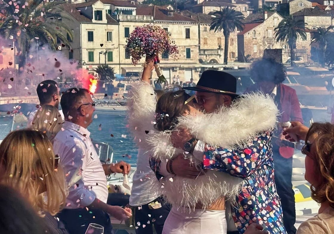 VELIKA FEŠTA Udala se poznata glumica sa splitskom adresom, kuma joj bila kolegica