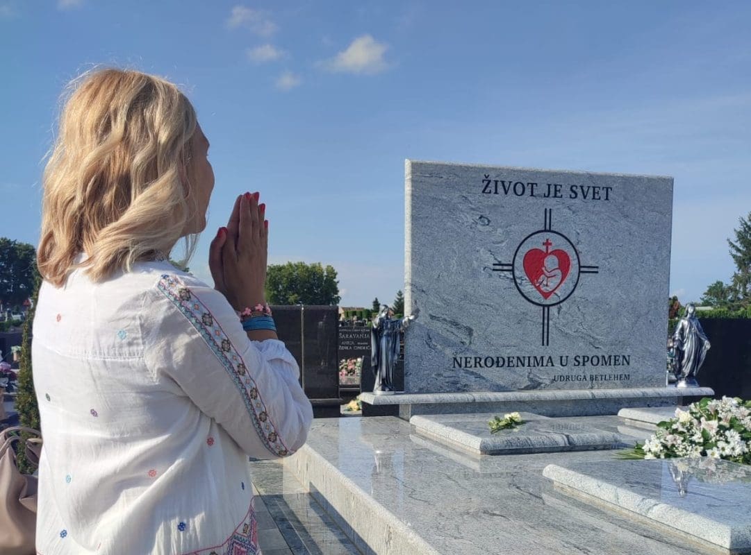 Diljem Hrvatske niču grobnice za nerođene. Evo o čemu se radi