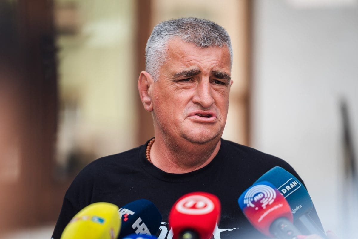 Bulj Pupovcu: "Za razliku od tebe, ja brinem o sinjskim Srbima. Ti i tvoji etnobiznismeni od toga unosno živite"