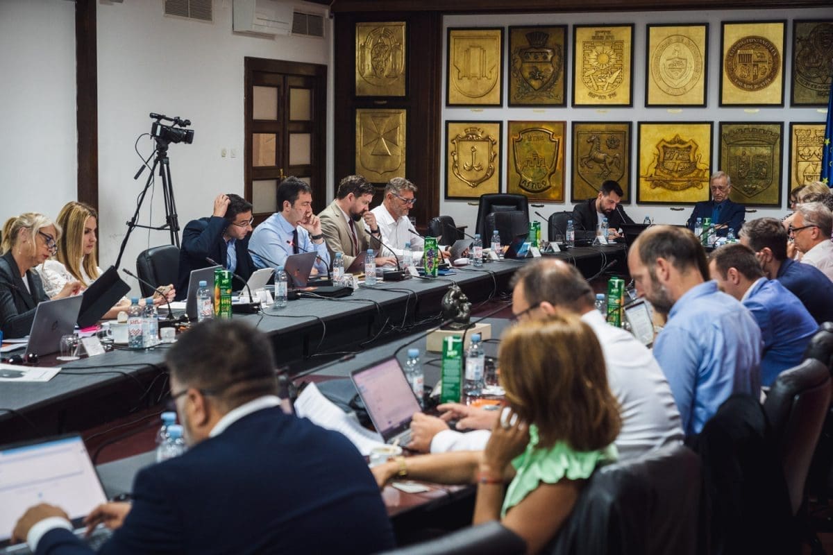 Tko vlada listama u Splitu? Pogledajte koliko je žena, a koliko muškaraca. Samo jedna stranka ima osjetno više žena – a iznenadit ćete se kad čujete koja