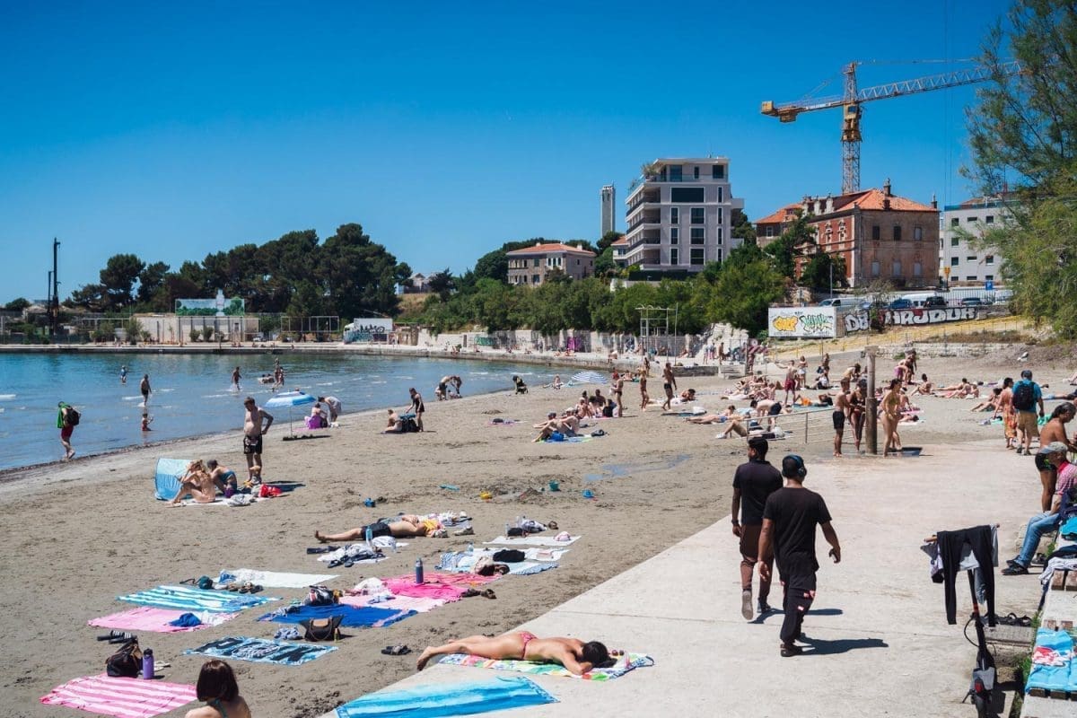 6 6 bacvice radovi more kupanje ljeto turisti guzice 16