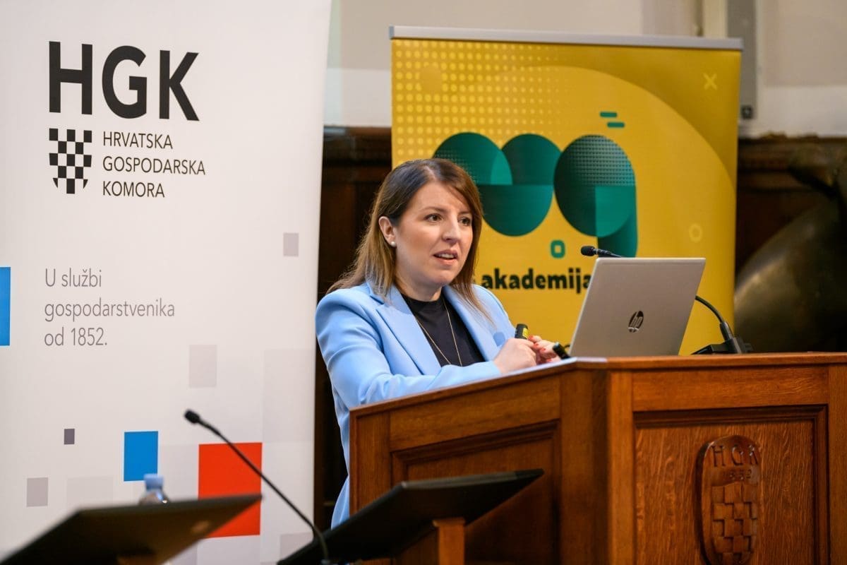 ana zoric16672a3c6243cb