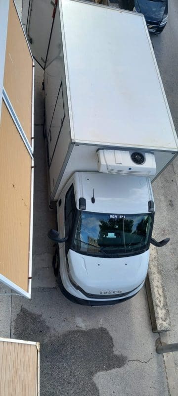 dostava ispred zgrade 3 