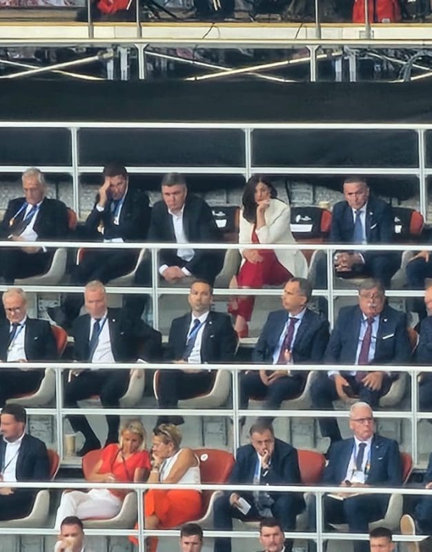 e5311fde a8b1 439d 91ee 56e96bb43576