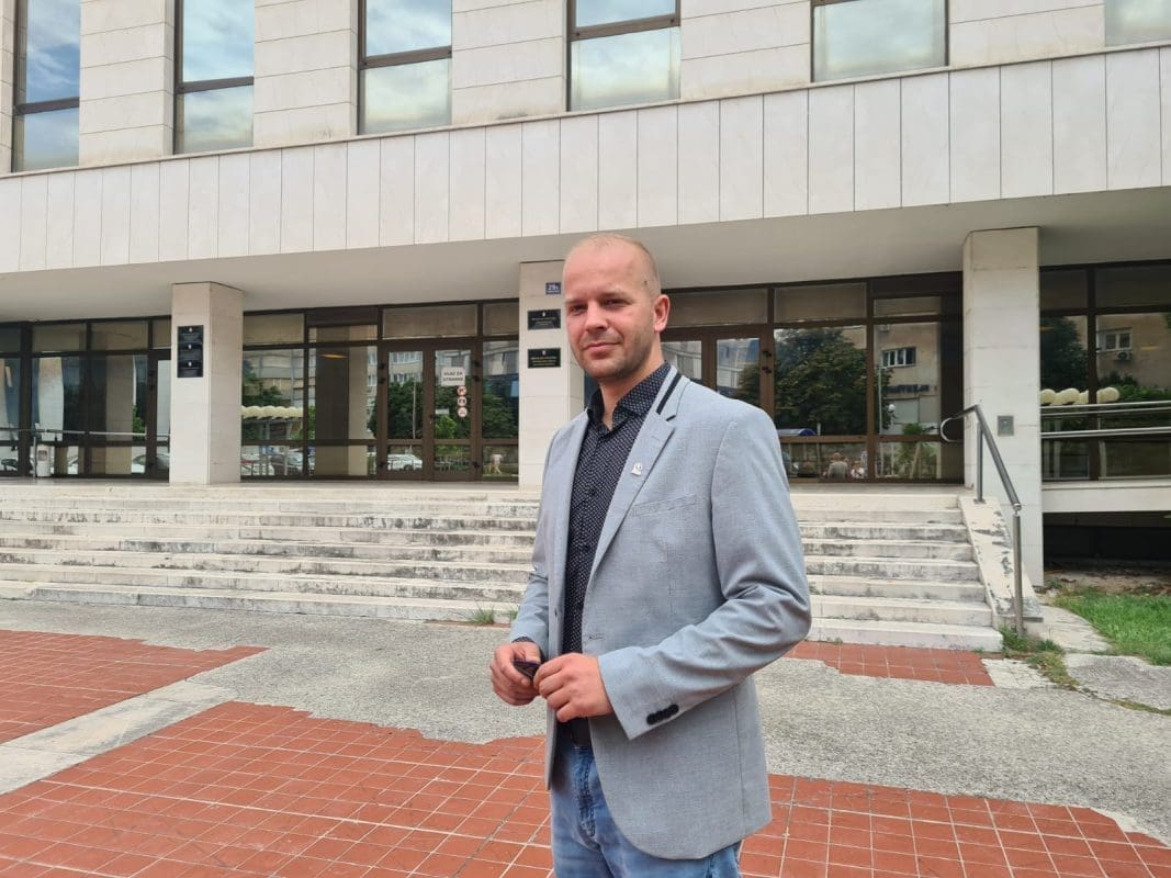 PAUK ODRŽAO KONFERENCIJU ZA NOVINARE Nije štedio na riječima: "Državu nam nažalost vode ljudi koji nisu kompetentni za to"