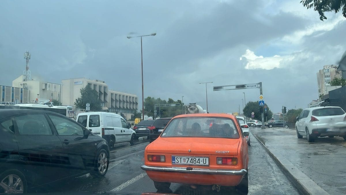 semafori split kisa 2 