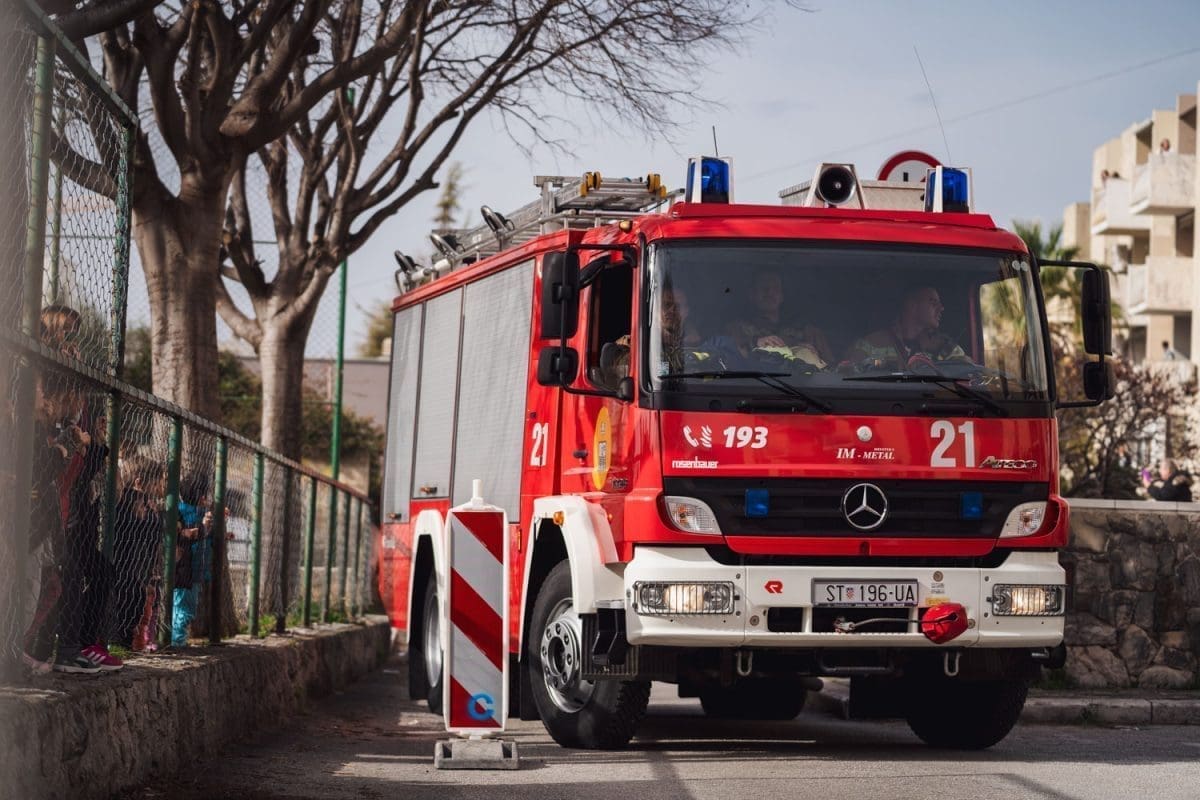Hvarski vatrogasci dobili dojavu da na rivi gori brod, evo što ih je dočekalo na mjestu događaja