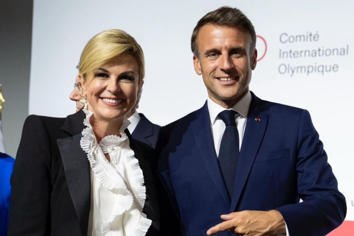 Kolinda pozirala s Macronom, držali su se za rukice