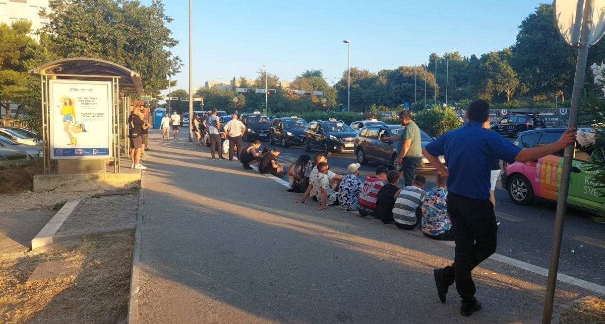 Ultra2024 ujutro taxi6