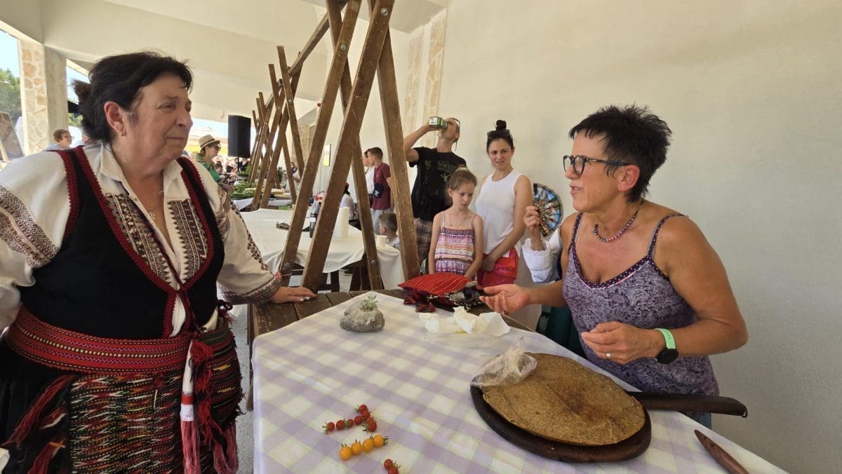 benkovac izlozba pecat 54