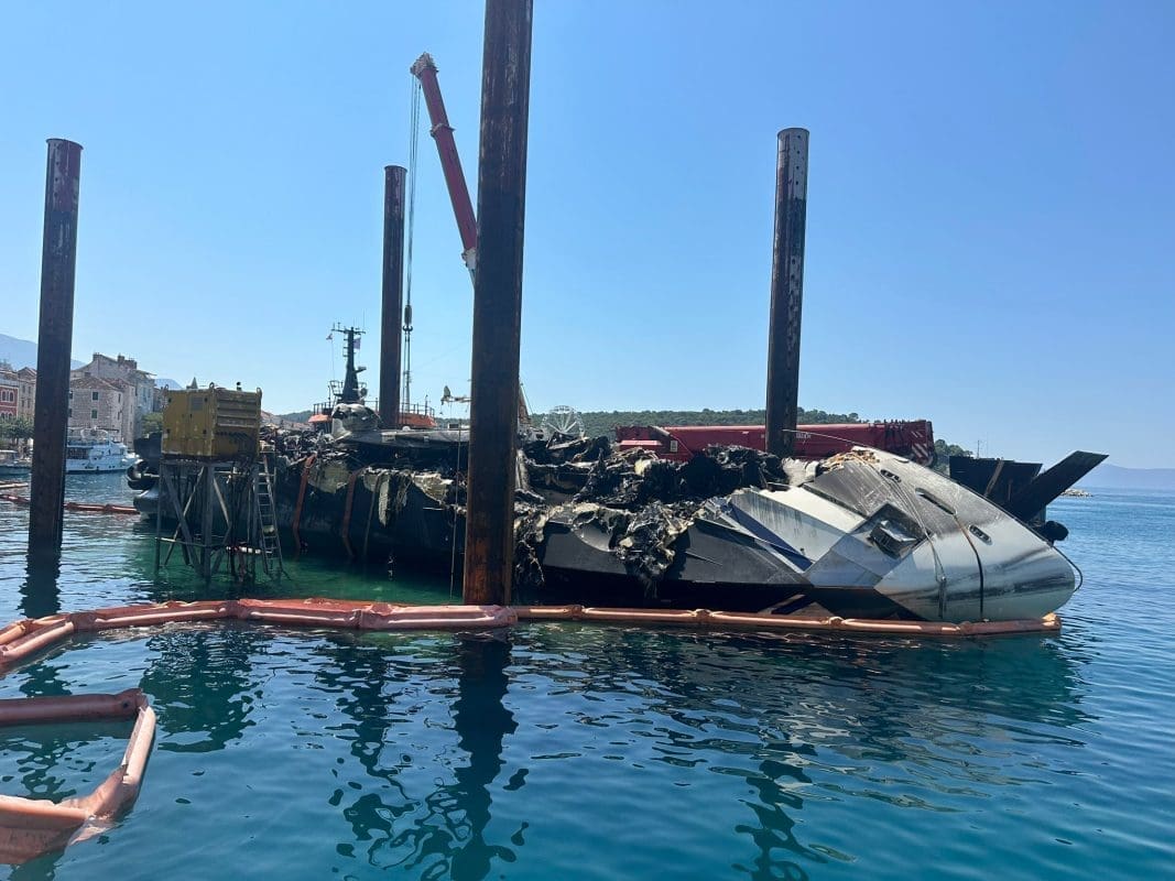 brod jahta makarska 3 