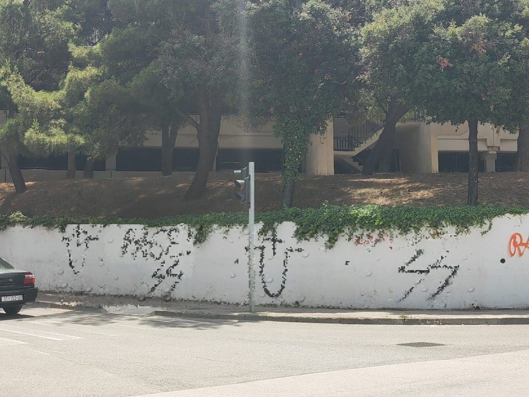 Nacističke i ustaške parole osvanule u splitskom kvartu: Simboli zla i krvavih zločina prekrili su bijele zidove