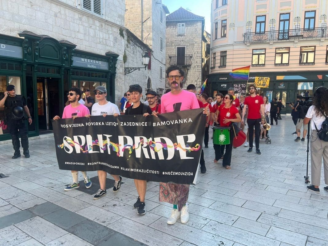 SUDIONICI POVORKE PONOSA SLOŽNI U JEDNOME "Peristil je ukaljan onima koji se mole da upravljaju našim životima"