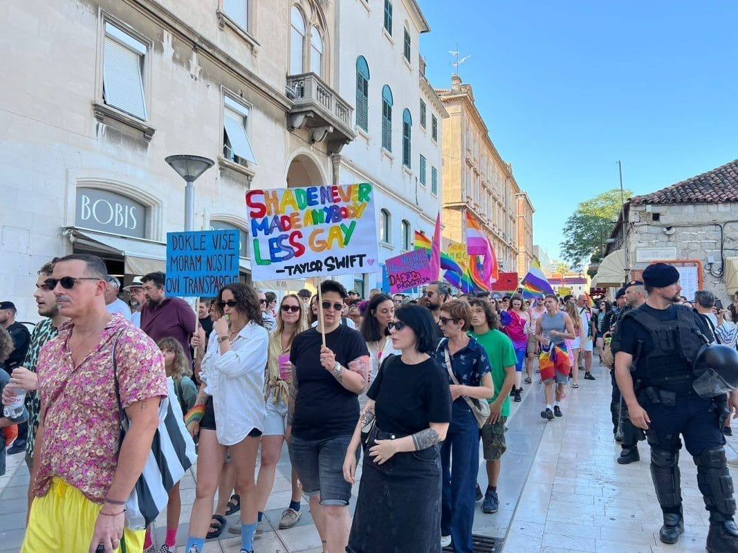 pride split MARINA 6