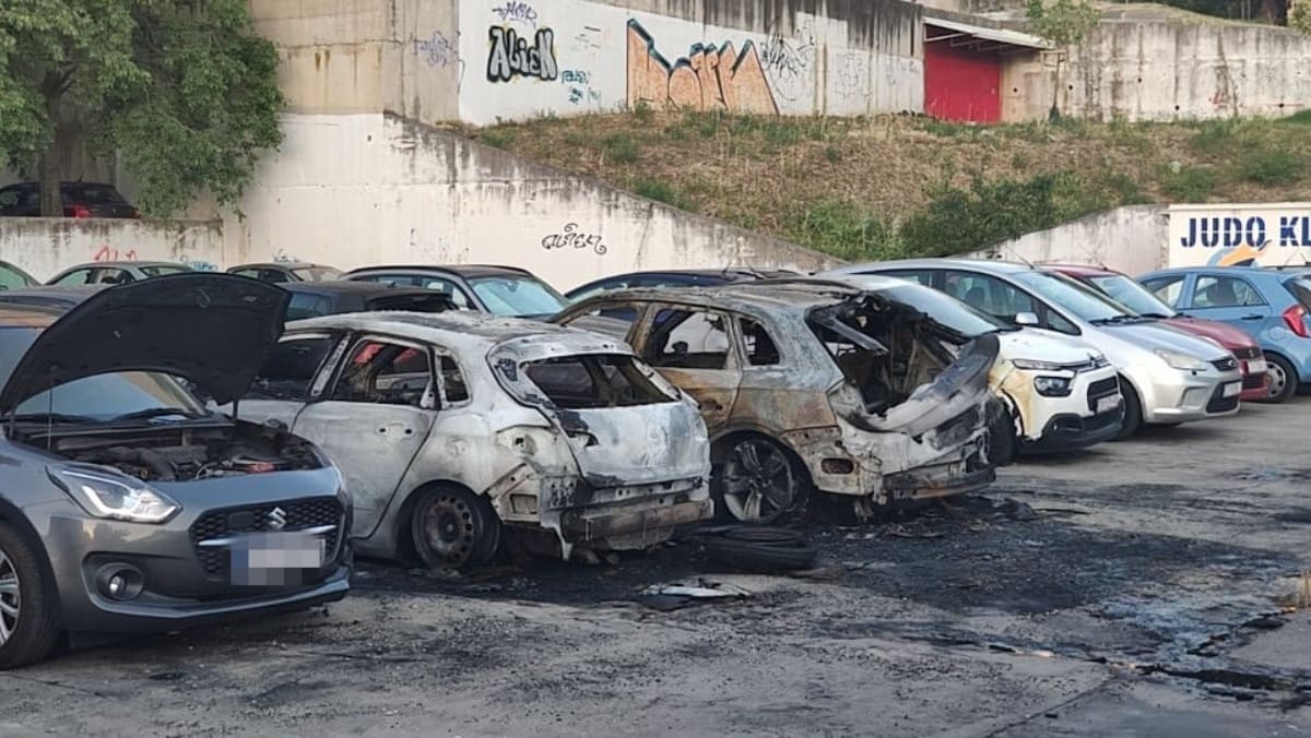 FOTO Noćas je na Pujankama gorjelo 9 auta. Evo kako jutros izgledaju