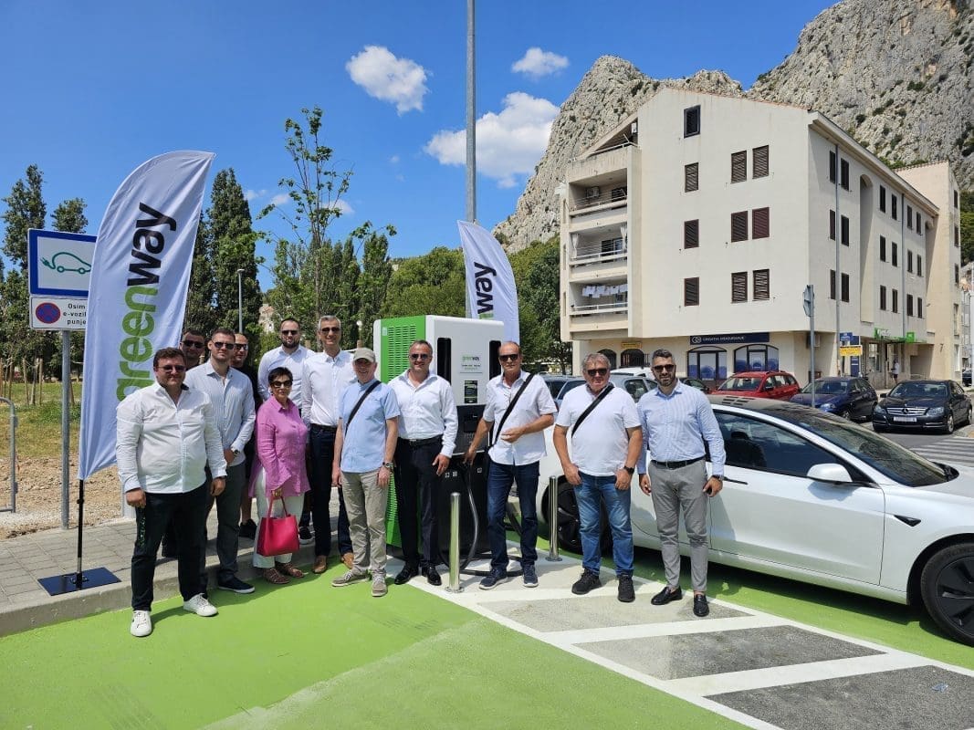 Otvorena prva ultra brza punionica u Gradu Omišu