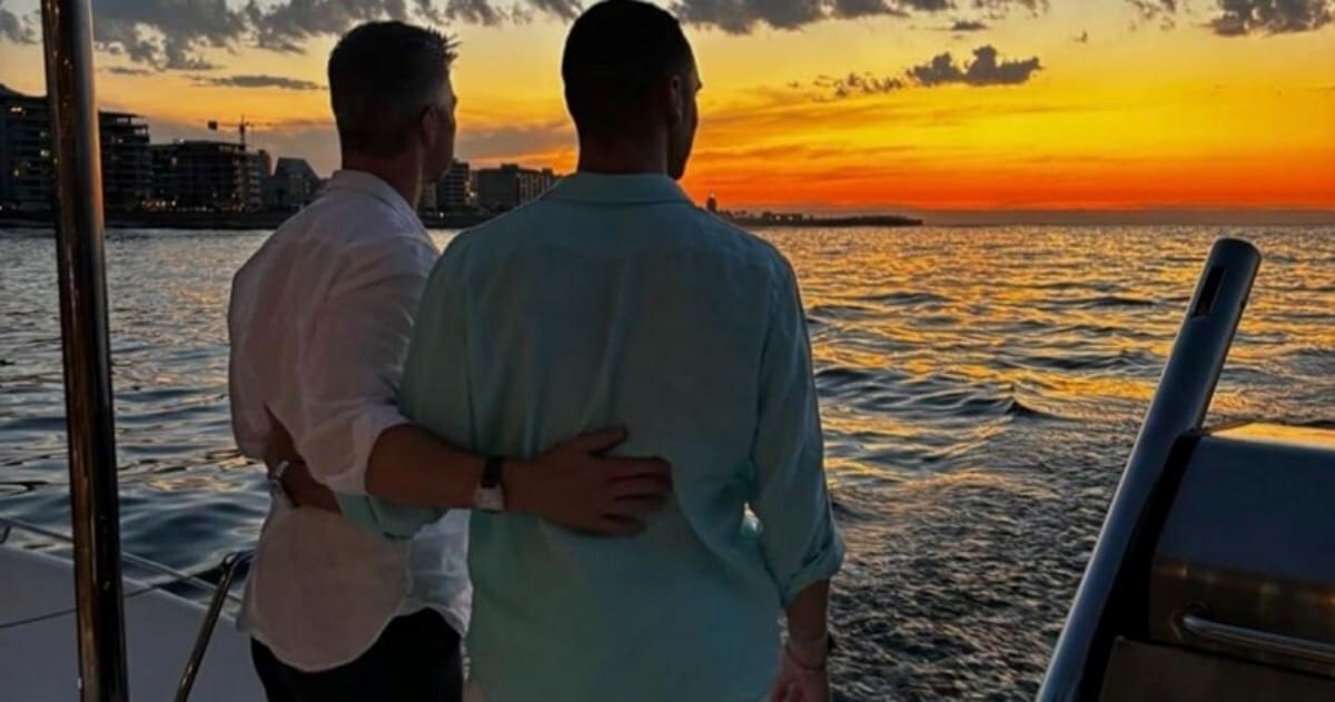 Slavni sportaš objavio fotografiju s dečkom i otkrio da je gej