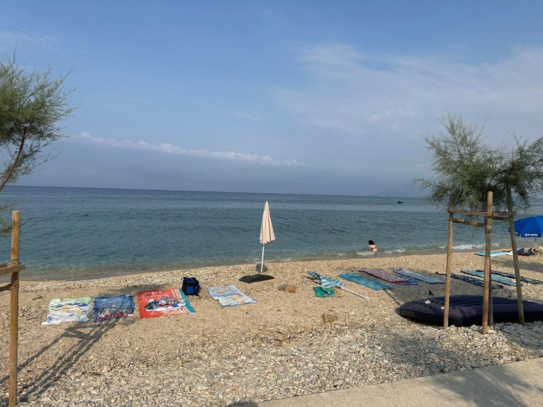 MJEŠTANI BIJESNI Plaža u Podstrani puna 'rezervacija': "Ne daj Bože srest komunalnog redara"