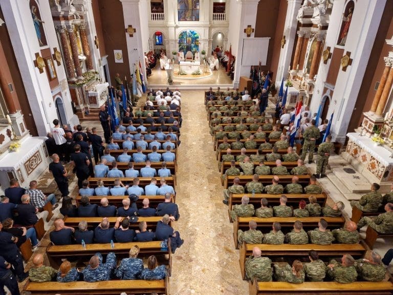 sinj crkva vojska  3 