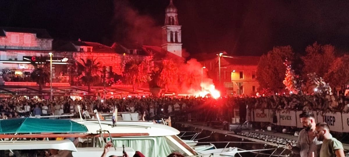 Još jedan spektakularan Trag u beskraju, poslušajte kako zvuče neki od najvećih Oliverovih hitova u izvedbi naših najvećih zvijezda