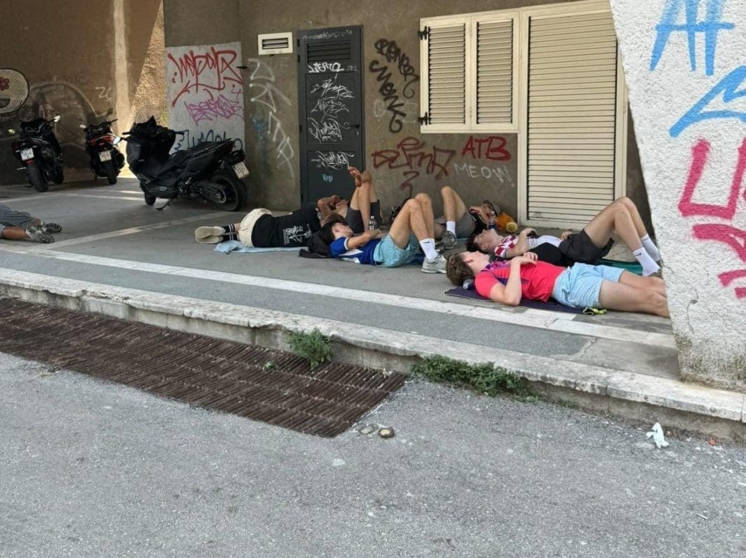 KRENULO JE Počela "okupacija" Splita, rijeke "Ultraša" se slijevaju u grad, a iznajmljivači trljaju ruke