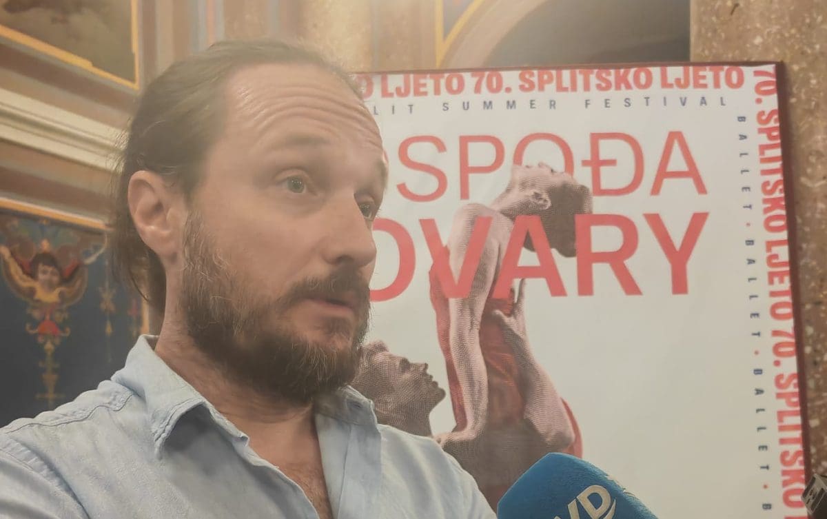 Na Peristilu pao teški rekvizit prije predstave. Prava je sreća da se to nije dogodilo za vrijeme Aide, pitanje je što bi bilo s glumcima