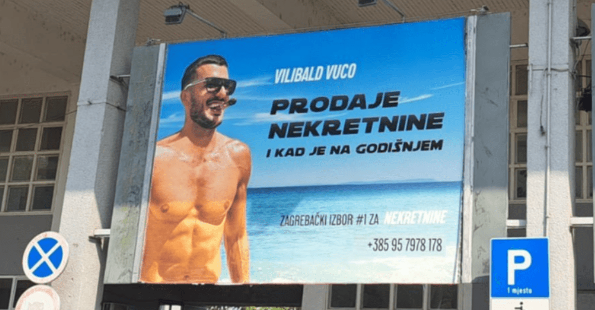 Vucin sin pozirao polugol na plakatu: "Prodajem nekretnine i na godišnjem"