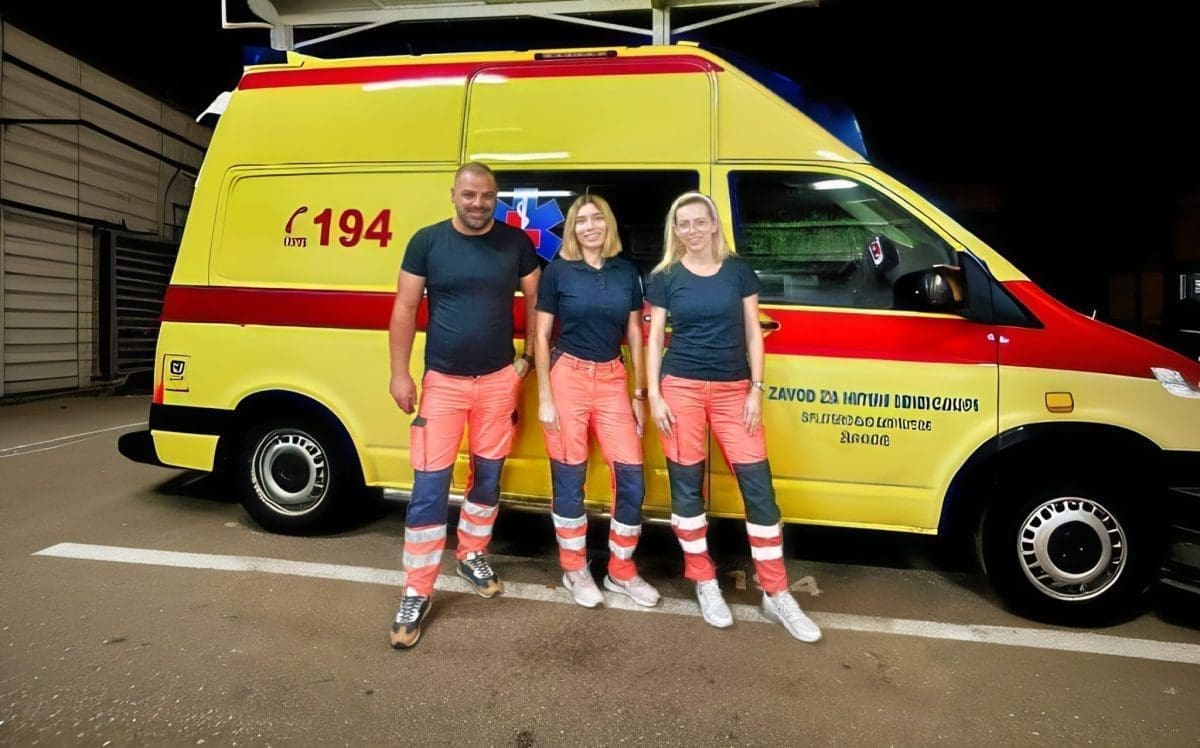 BEBA NIJE MOGLA ČEKATI Tim hitne pomoći Vrgorac porodio ženu u kolima na putu do splitskog rodilišta