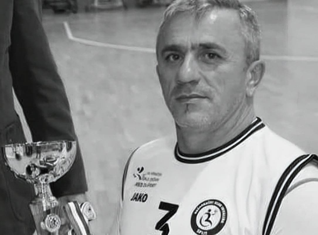 HRABRO SRCE VIŠE NE KUCA Košarkaški klub iz Splita se oprostio od dugogodišnjeg prijatelja i kolege sa terena