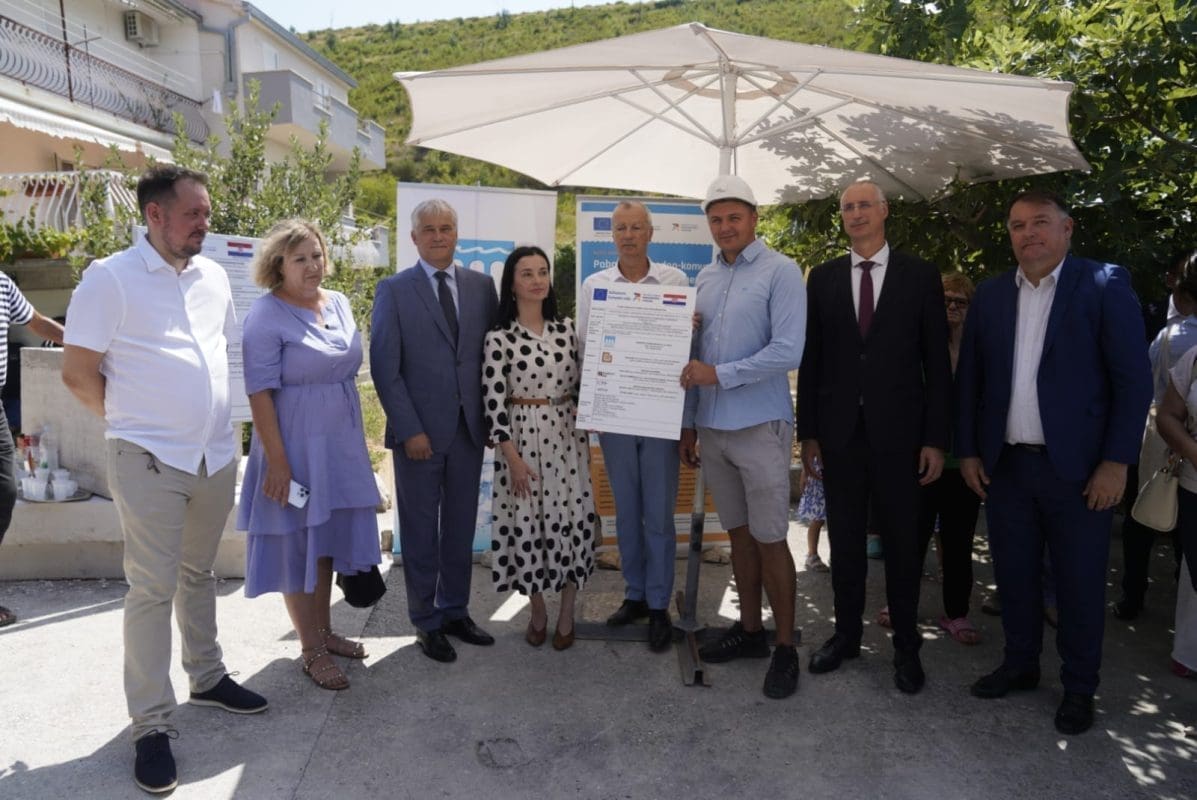 SVEČANO OTVORENI RADOVI U ŽRNOVNICI I KOREŠNICI Stanovnici će napokon imati pouzdanu opskrbu pitkom vodom: "Cilj je da voda i odvodnja dođu u svaku kuću"