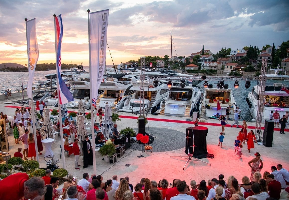 FOTOGALERIJA Martinis Marchi, omiljena ljetna destinacija na Šolti svake godine radi najbolji party na Jadranu