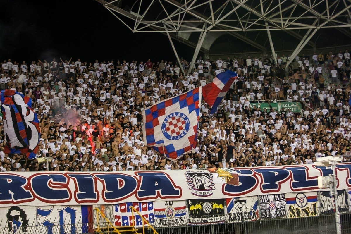 ORASPOLOŽILI SE NAVIJAČI Pogledajte kako su ispratili hajdukovce: "Splićani, Splićani smo mi...."