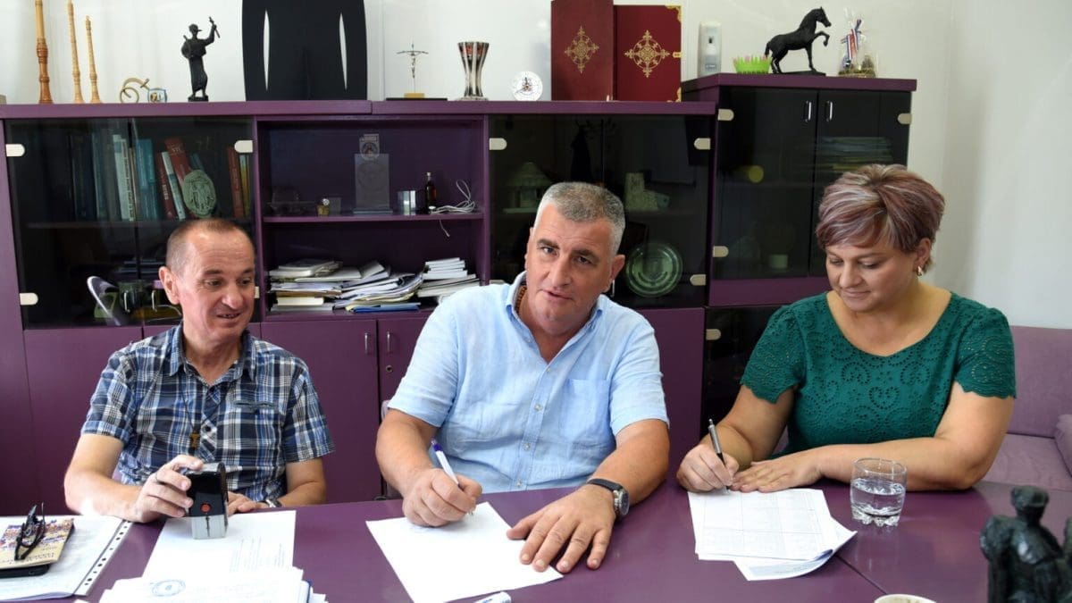 Gradonačelnik Bulj darovao nekretninu Centru za rehabilitaciju "Fra Ante Sekelez"