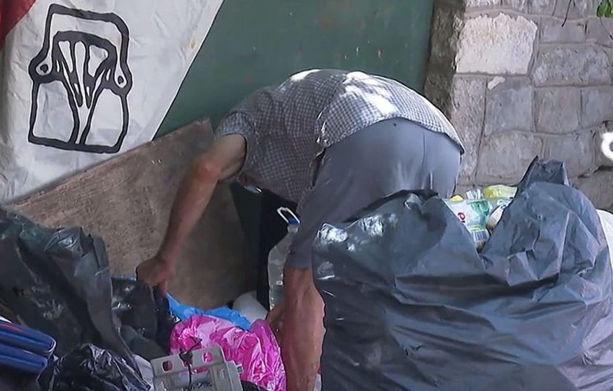 Štakori, žohari i smrad u središtu Splita: "Terasu ne mogu otvoriti jer po njoj hodaju miševi"