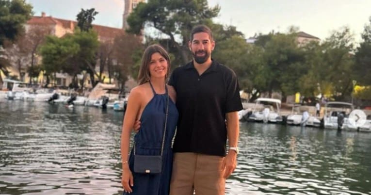 Pogledajte kako Karabatić na odmoru u Dalmaciji pjeva hajdučku pjesmu