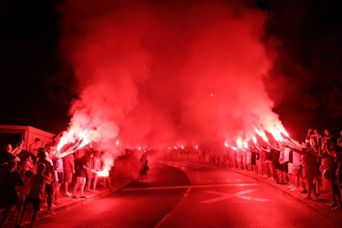 Pujanke su priredile spektakularan doček svojoj zlatnoj Barbari