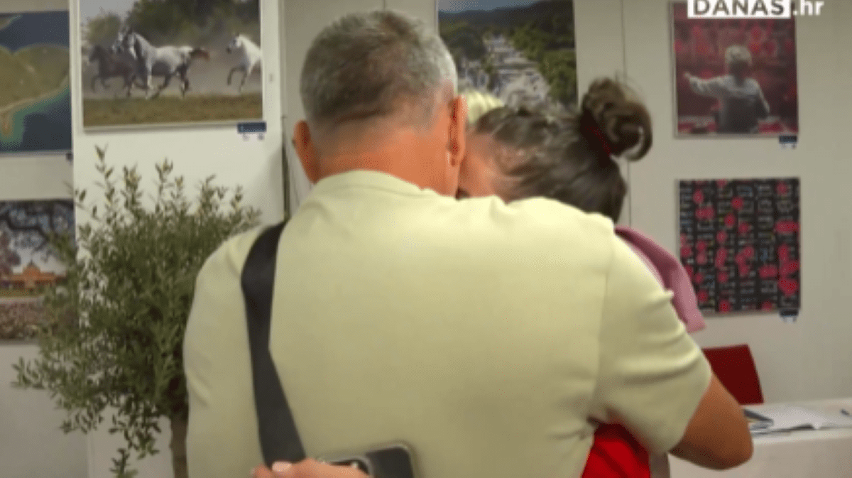 Bố của VĐV đoạt HCV bị bắt vì cưỡng hôn tình nguyện viên 3 Otac Barbare Matić nije kriv! Francuska policija mu se ispričala -  DALMACIJA DANAS